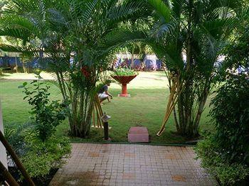 Retreat Anjuna Resort Екстериор снимка